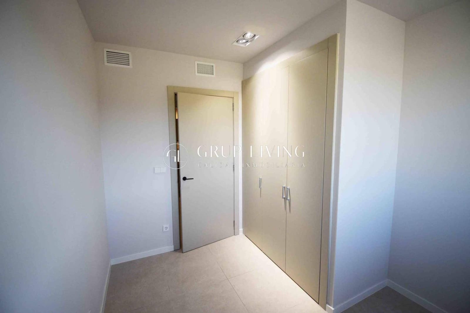 2 bedroom Flat for rent in Sant Pere de Ribes with pool garage - € 1,900 (Ref: 9784970)