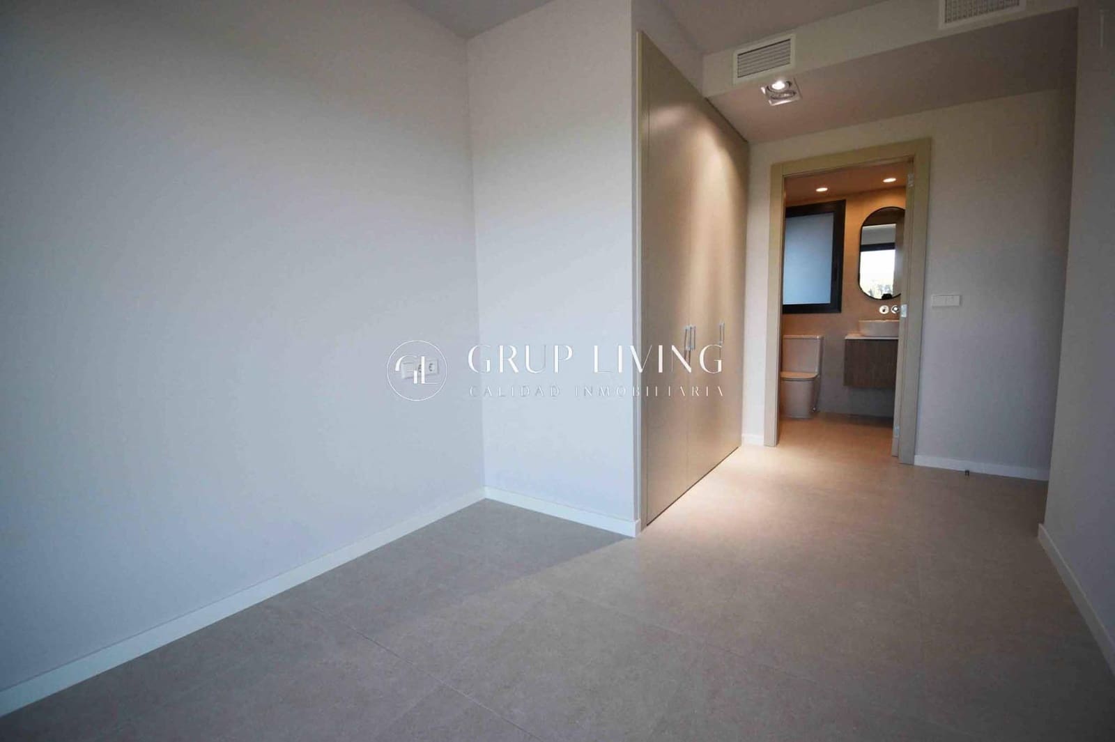 2 bedroom Flat for rent in Sant Pere de Ribes with pool garage - € 1,900 (Ref: 9784970)