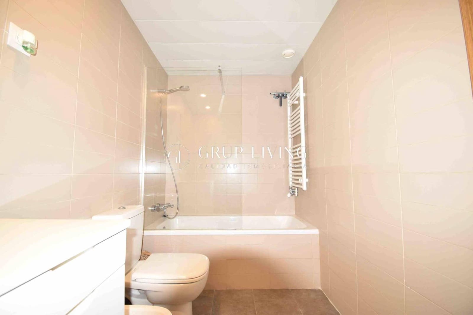 2 sovrum Lägenhet att hyra i Cubelles med pool garage - 2 800 € (Ref: 9788499)