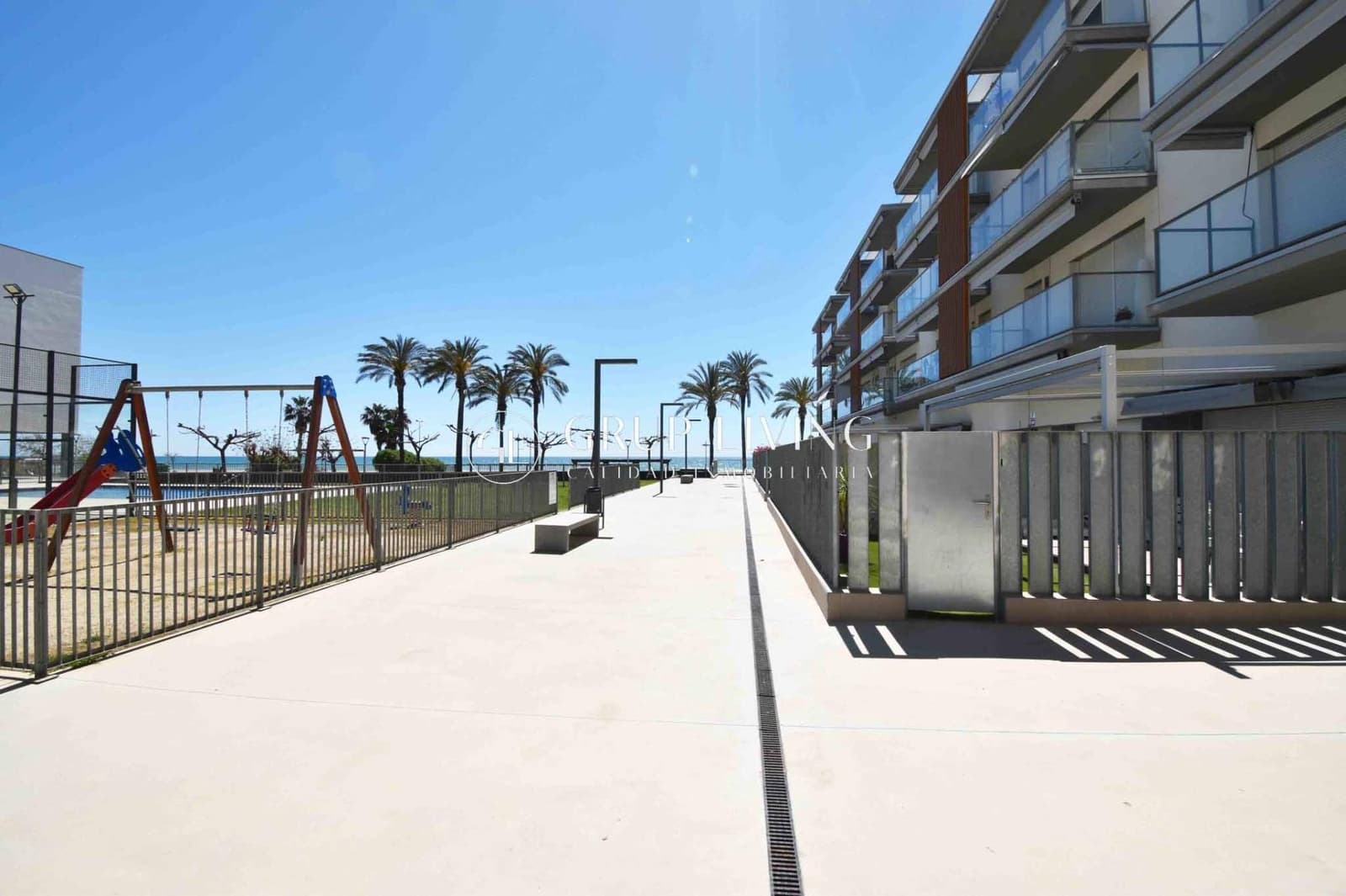 2 sovrum Lägenhet att hyra i Cubelles med pool garage - 2 800 € (Ref: 9788499)