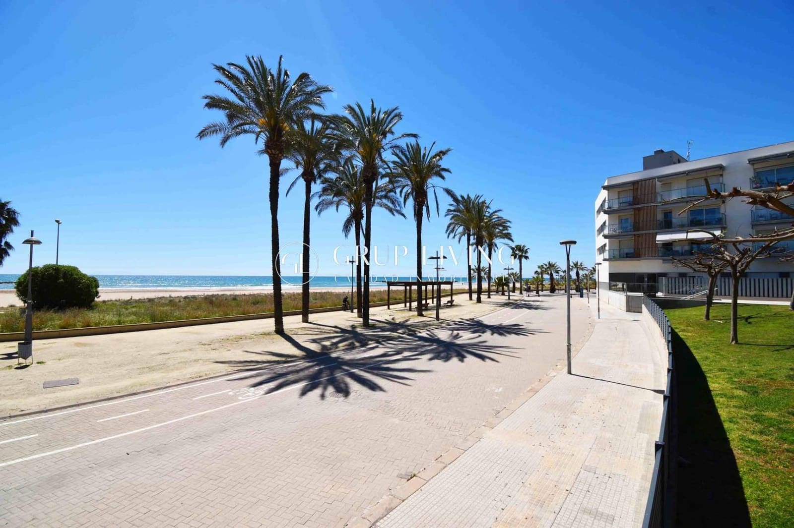 2 sovrum Lägenhet att hyra i Cubelles med pool garage - 2 800 € (Ref: 9788499)