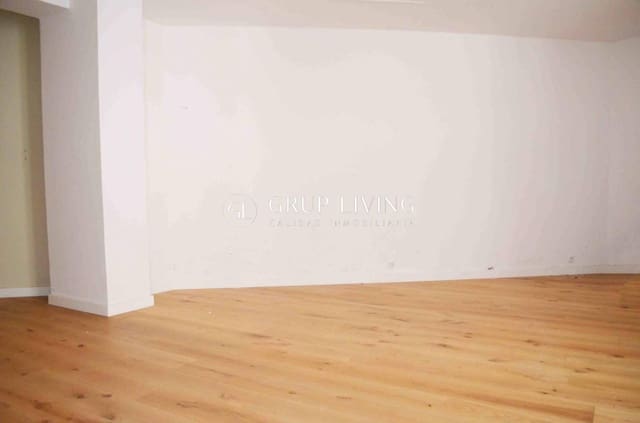 Kommersiell att hyra i Sitges - 950 € (Ref: 9808074)