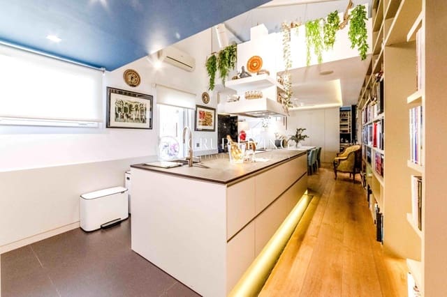 4 Zimmer Wohnung zu verkaufen in Sitges mit Pool Garage - 1.050.000 € (Ref: 9825375)