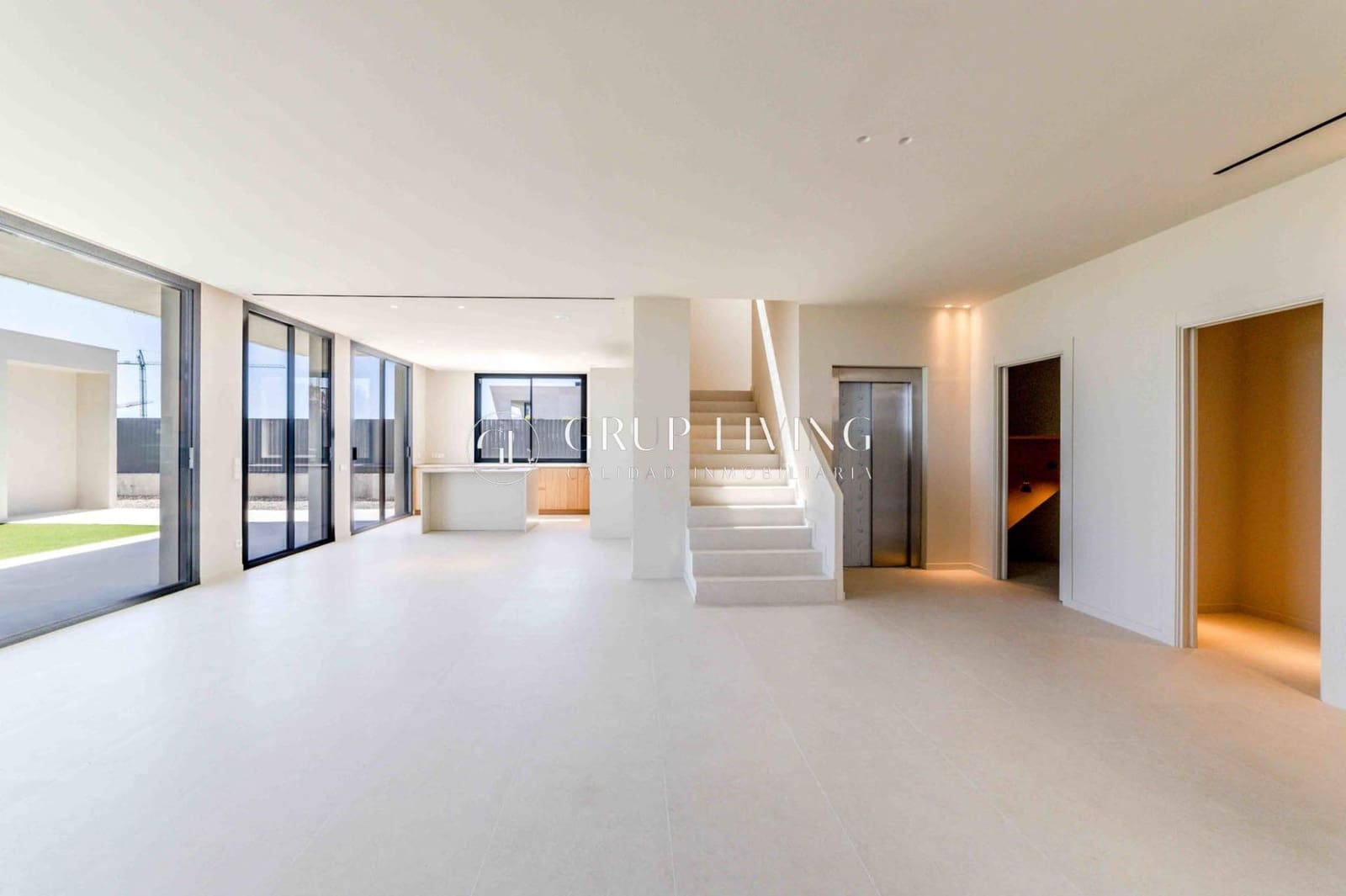 6 bedroom Villa for sale in Sitges with pool garage - € 2,600,000 (Ref: 9825376)