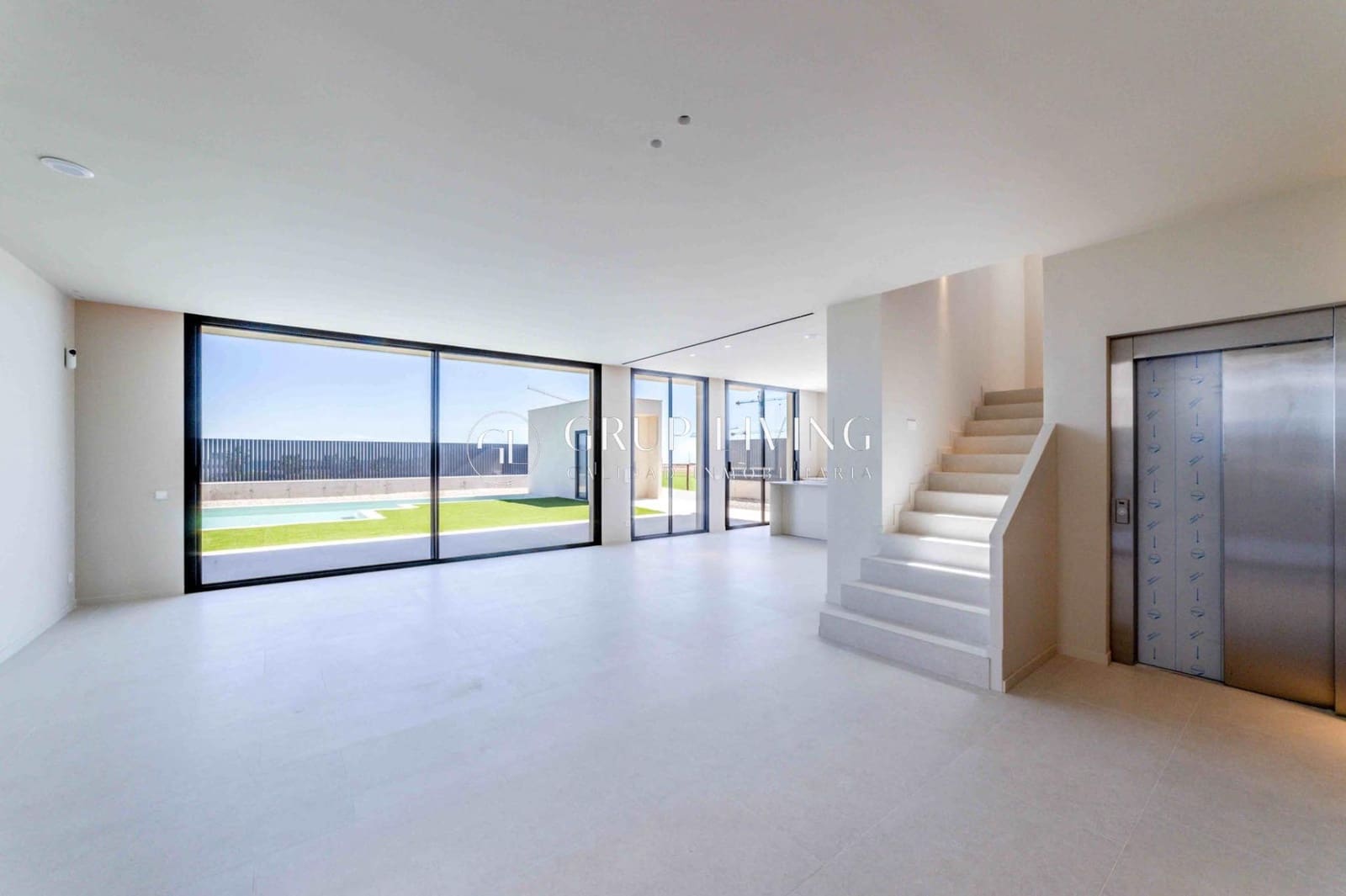 6 bedroom Villa for sale in Sitges with pool garage - € 2,600,000 (Ref: 9825376)