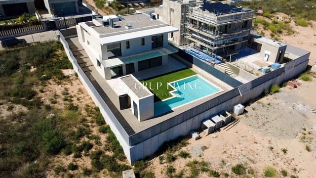 6 makuuhuone Huvila myytävänä paikassa Sitges mukana uima-altaan 
autotalli - 2 600 000 € (Ref: 9825376)