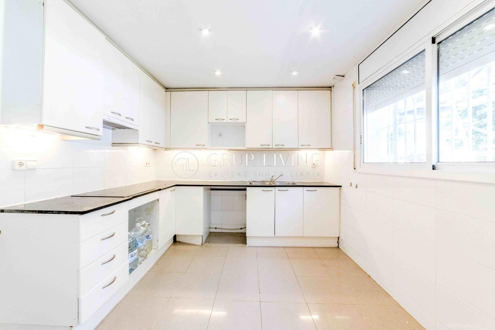 3 bedroom Semi-detached Villa for sale in Sitges with garage - € 1,250,000 (Ref: 9831630)