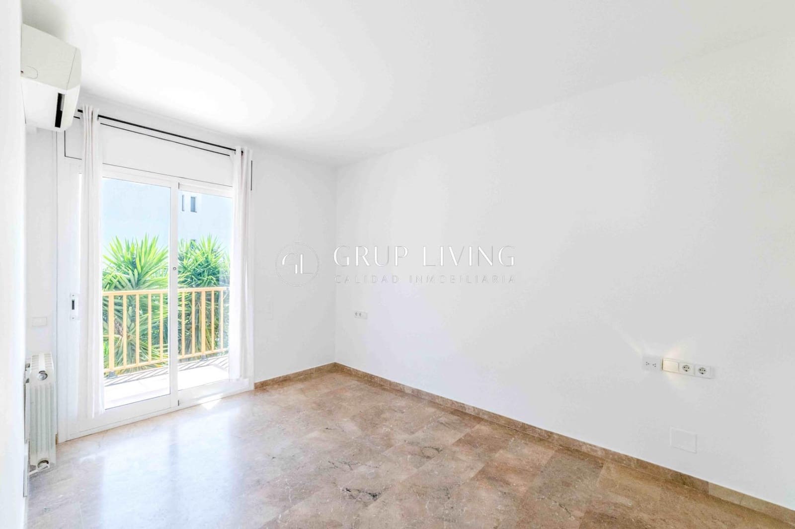 3 bedroom Semi-detached Villa for sale in Sitges with garage - € 1,250,000 (Ref: 9831630)