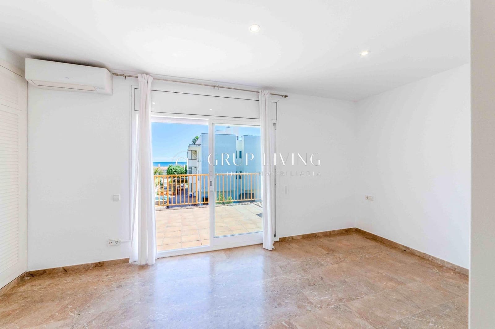 3 bedroom Semi-detached Villa for sale in Sitges with garage - € 1,250,000 (Ref: 9831630)