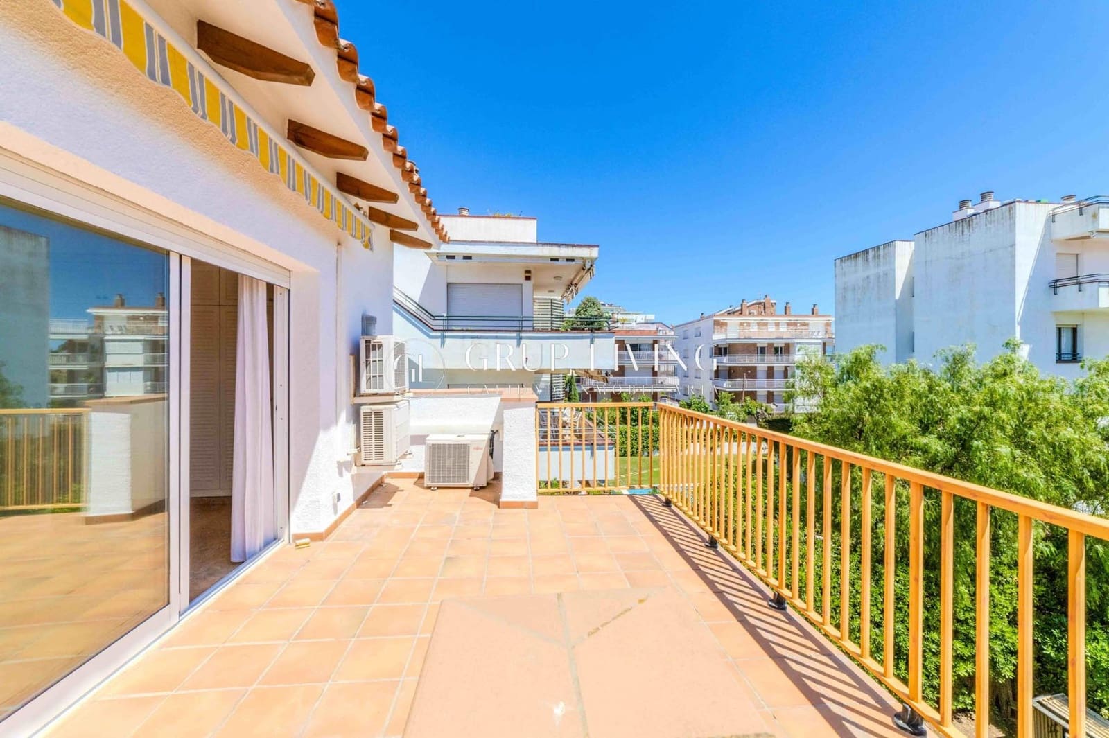 3 bedroom Semi-detached Villa for sale in Sitges with garage - € 1,250,000 (Ref: 9831630)