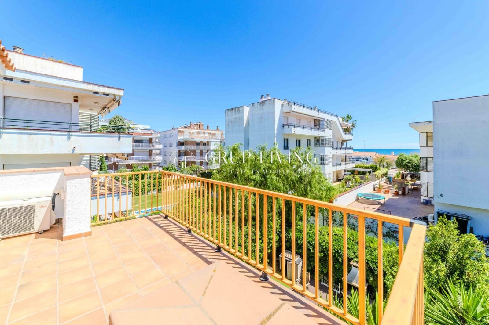 3 bedroom Semi-detached Villa for sale in Sitges with garage - € 1,250,000 (Ref: 9831630)
