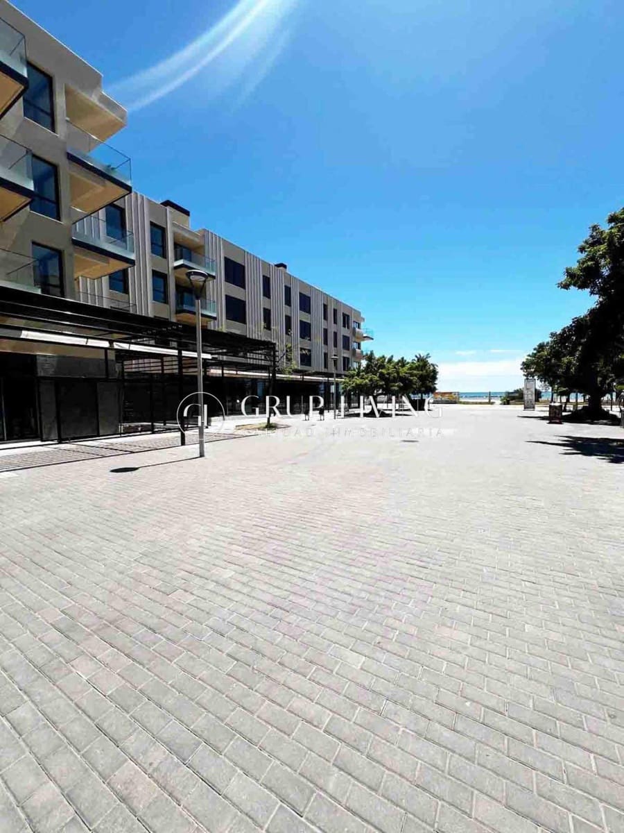 Commercial for rent in Cubelles - € 1,100 (Ref: 9836422)