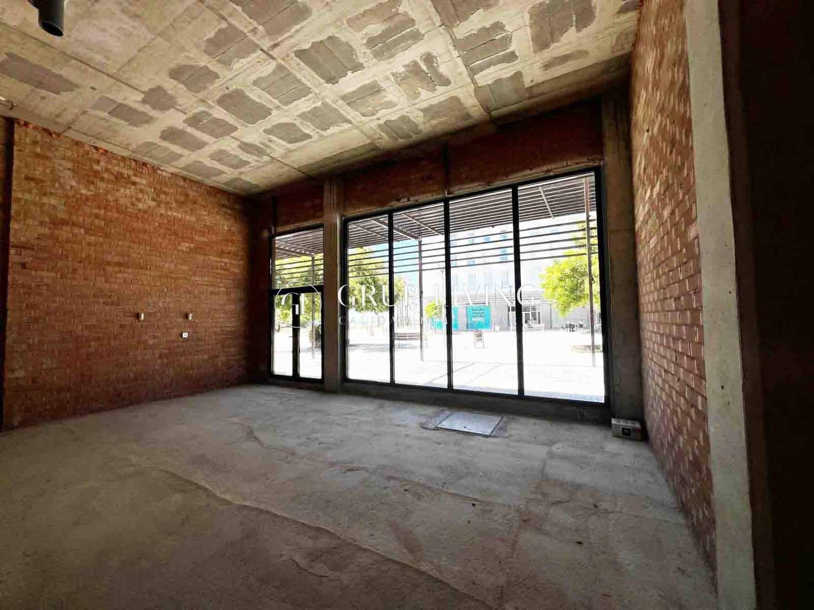 Commercial for rent in Cubelles - € 850 (Ref: 9836423)