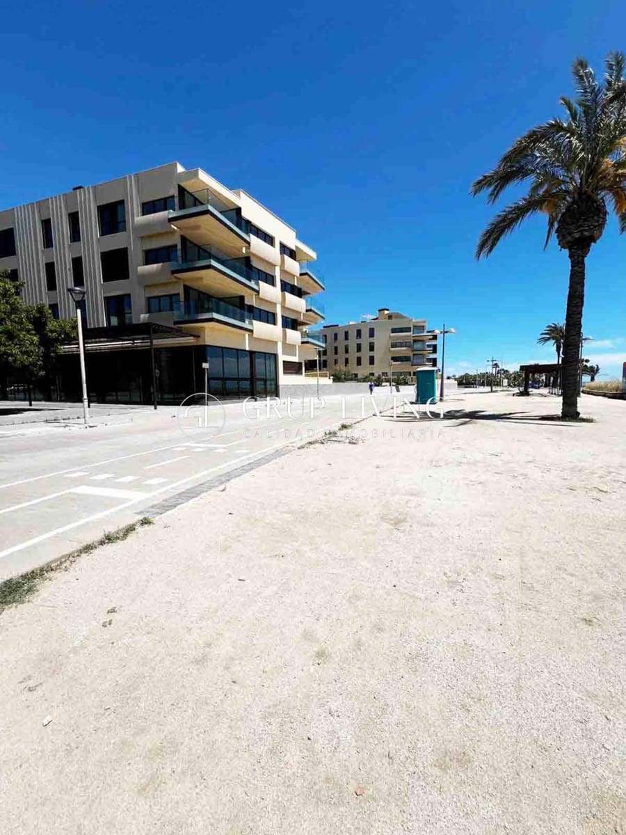 Commercial for rent in Cubelles - € 850 (Ref: 9836423)