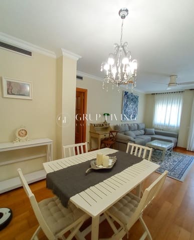 Piso de 3 habitaciones en Sitges en alquiler con piscina garaje - 1.525 € (Ref: 9851878)