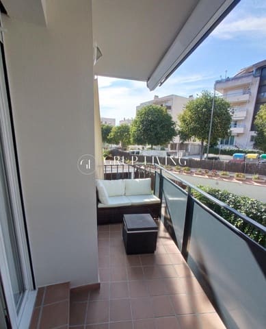 Piso de 3 habitaciones en Sitges en alquiler con piscina garaje - 1.525 € (Ref: 9851878)