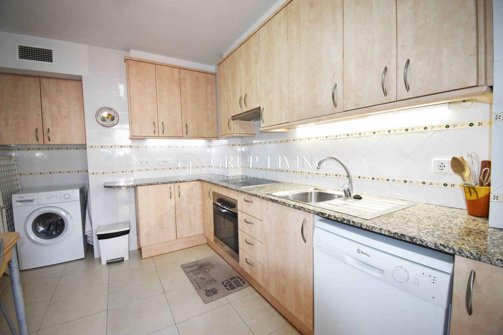 2 bedroom Flat for rent in Sitges - € 2,500 (Ref: 9851879)