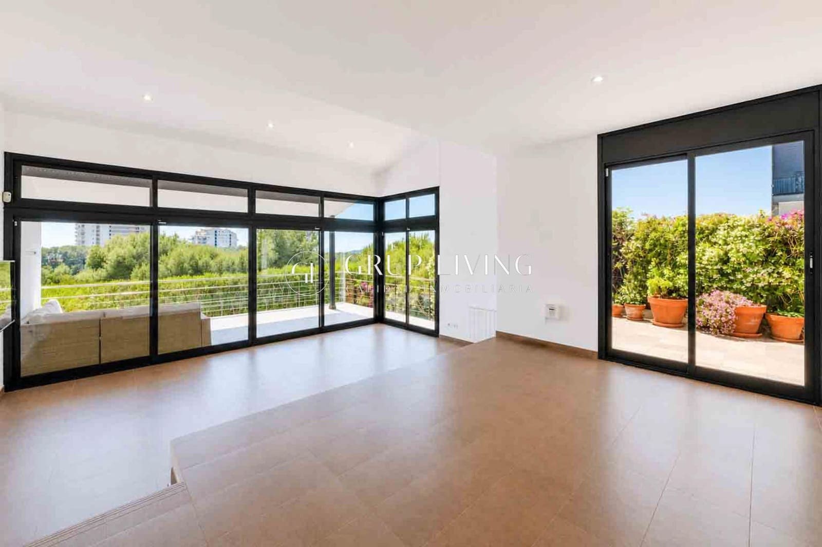 4 slaapkamer Villa te koop in Sant Pere de Ribes met zwembad garage - € 1.250.000 (Ref: 9855563)
