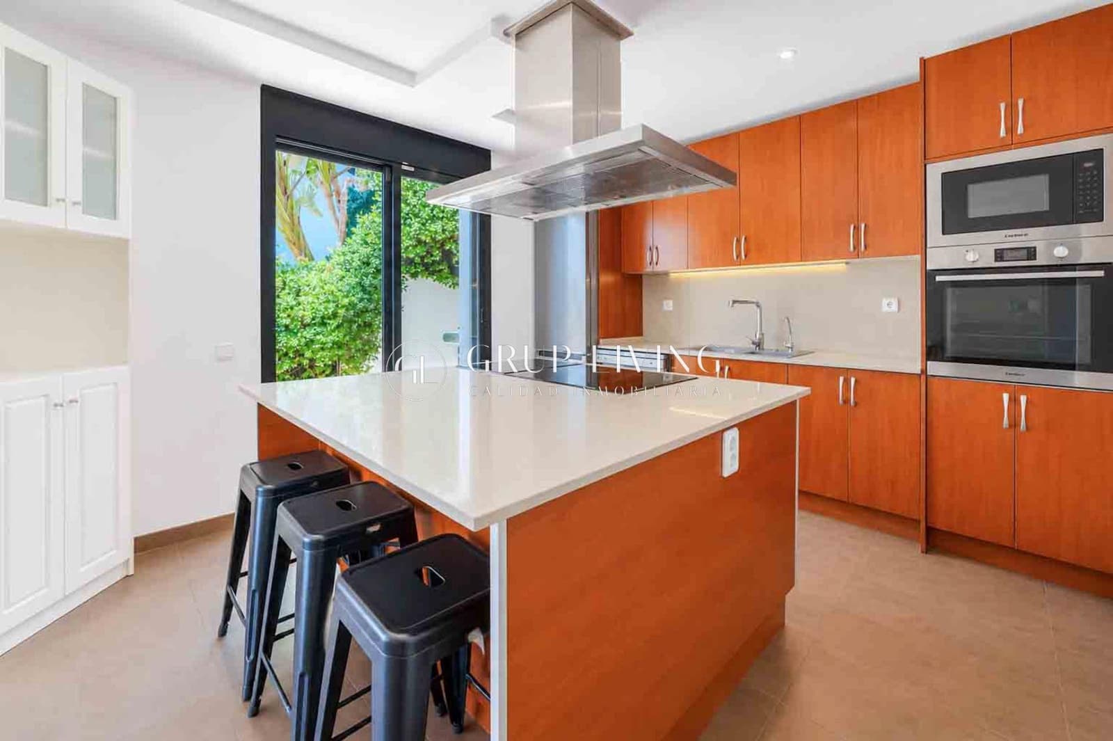 4 slaapkamer Villa te koop in Sant Pere de Ribes met zwembad garage - € 1.250.000 (Ref: 9855563)