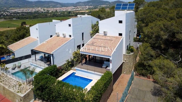 4 slaapkamer Villa te koop in Sant Pere de Ribes met zwembad garage - € 1.250.000 (Ref: 9855563)