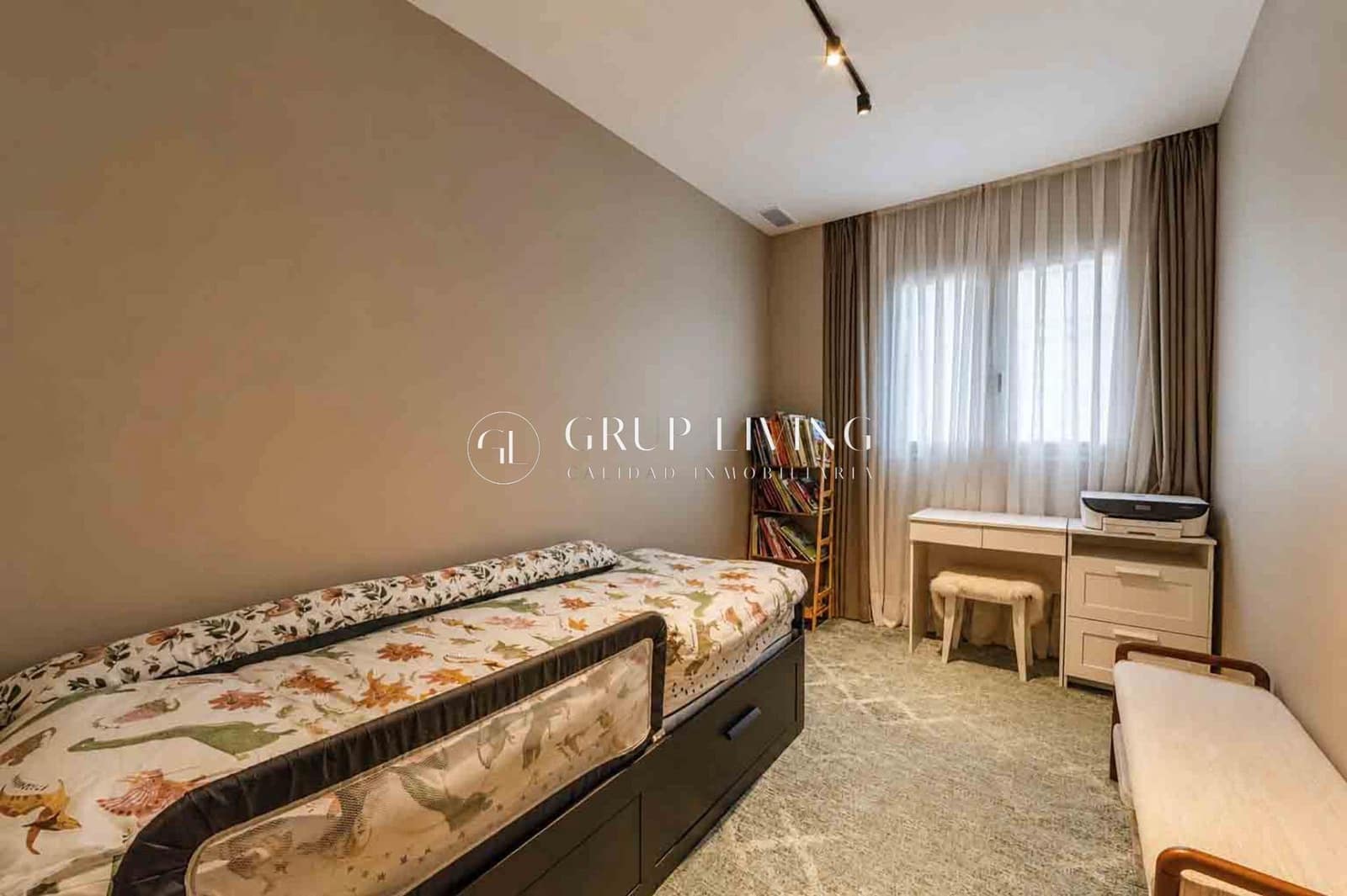 3 bedroom Flat for rent in Sitges with pool garage - € 3,876 (Ref: 9861962)
