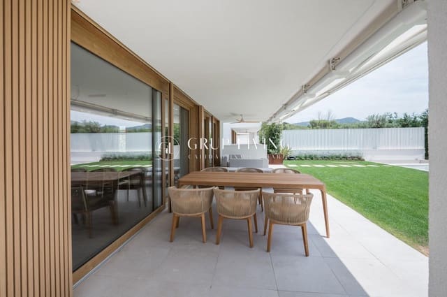 5 soverom Villa til salgs i Sitges med svømmebasseng garasje - € 2 550 000 (Ref: 9865304)