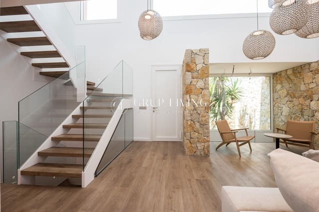 5 soverom Villa til salgs i Sitges med svømmebasseng garasje - € 2 550 000 (Ref: 9865304)