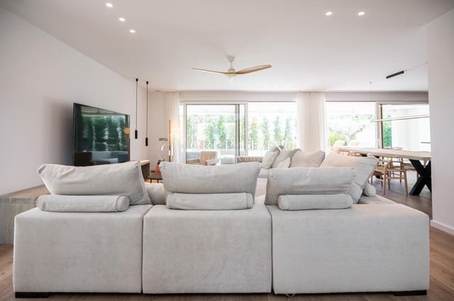 5 soverom Villa til salgs i Sitges med svømmebasseng garasje - € 2 550 000 (Ref: 9865304)