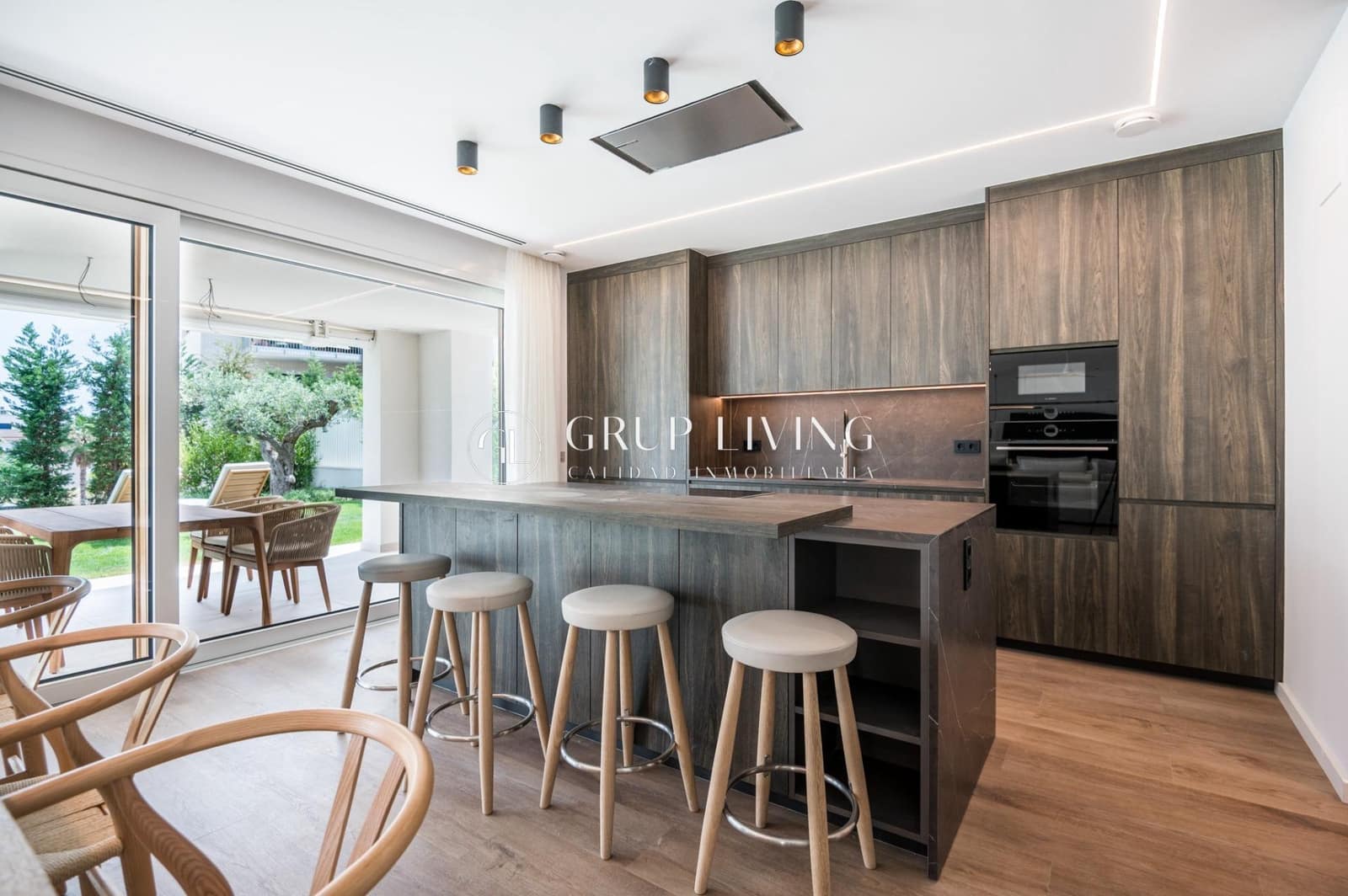 5 soverom Villa til salgs i Sitges med svømmebasseng garasje - € 2 550 000 (Ref: 9865304)