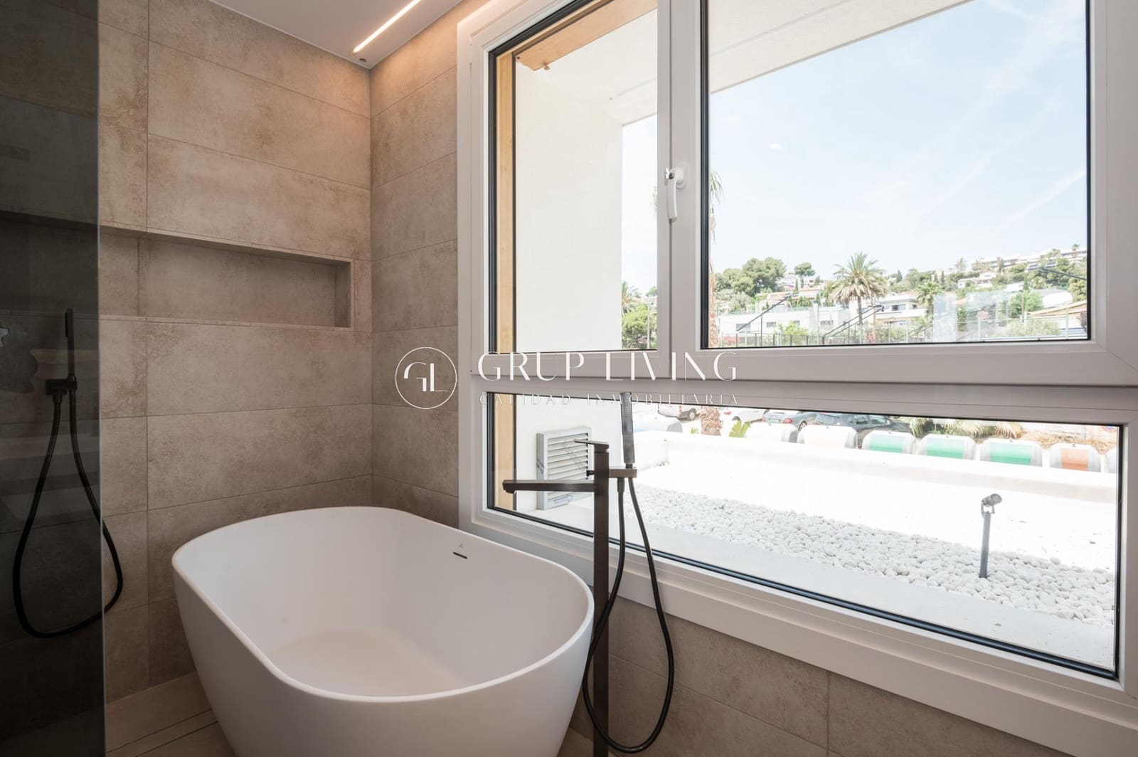 5 soverom Villa til salgs i Sitges med svømmebasseng garasje - € 2 550 000 (Ref: 9865304)