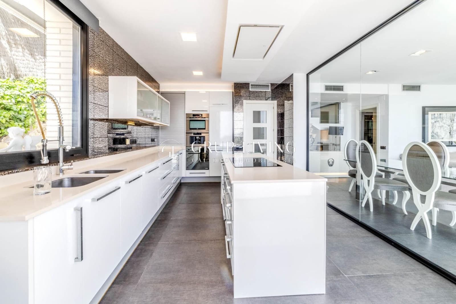 5 chambre Villa/Maison à vendre à Sitges avec piscine garage - 1 348 000 € (Ref: 9868689)