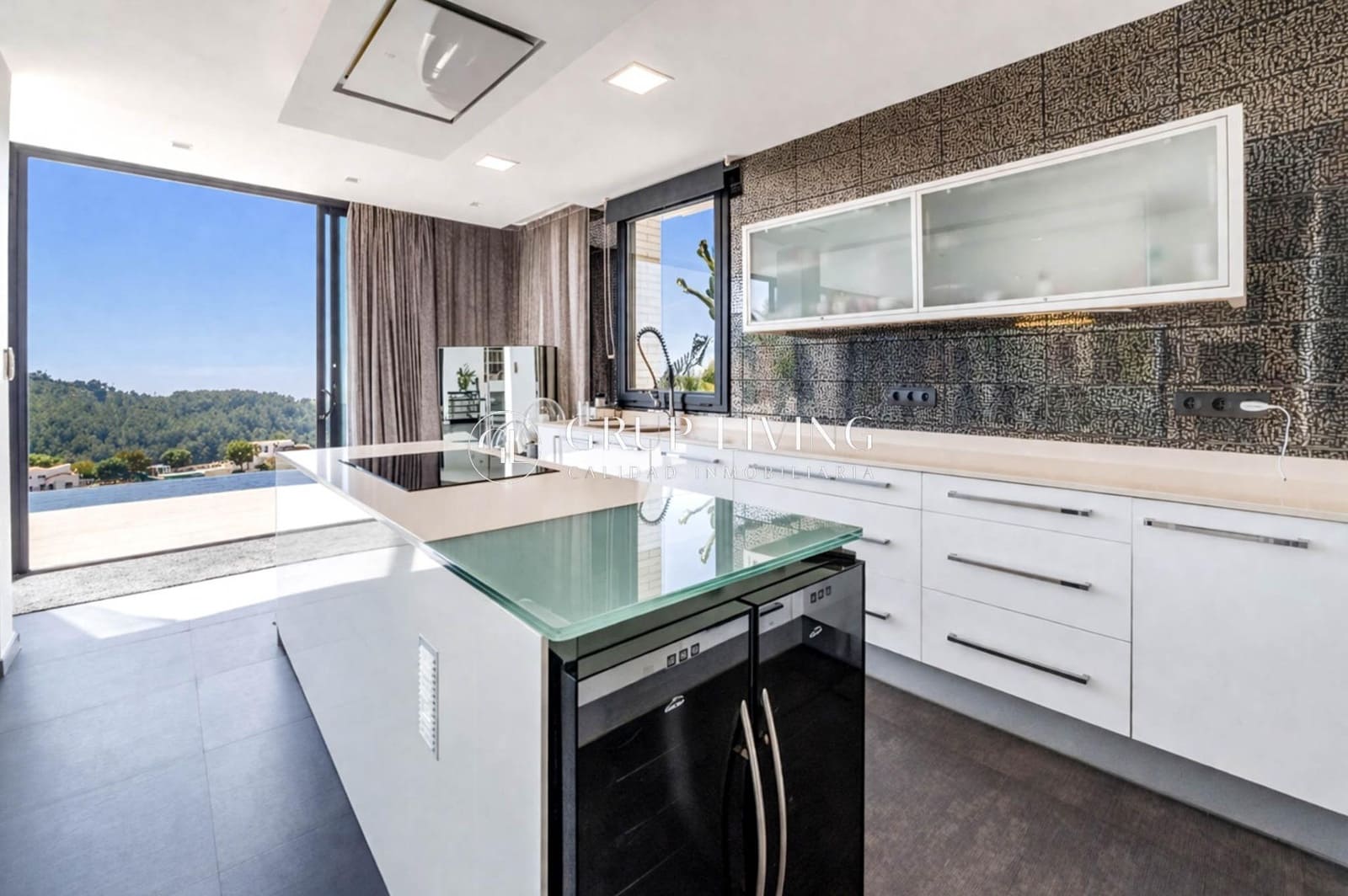 5 chambre Villa/Maison à vendre à Sitges avec piscine garage - 1 348 000 € (Ref: 9868689)