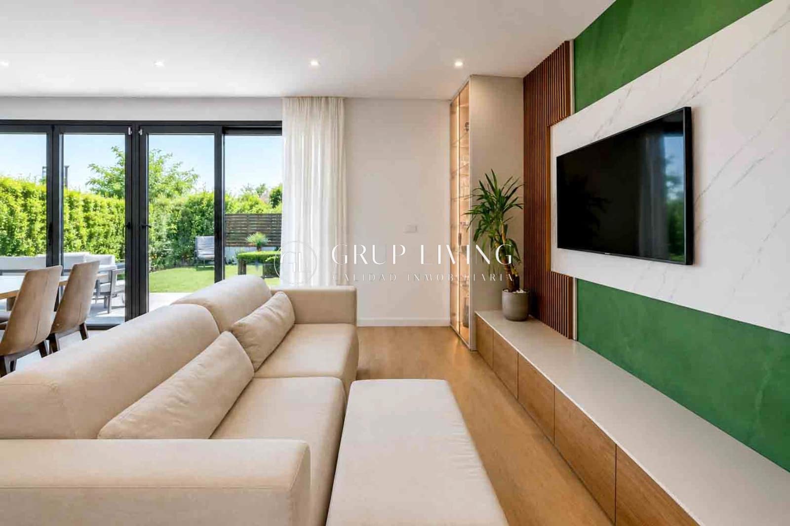 4 bedroom Flat for rent in Sitges with pool garage - € 3,505 (Ref: 9876527)
