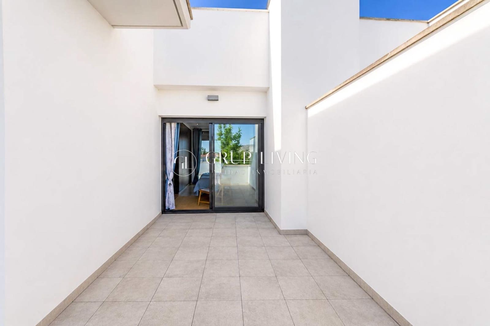Piso de 3 habitaciones en Sitges en venta con piscina garaje - 1.295.000 € (Ref: 9904071)