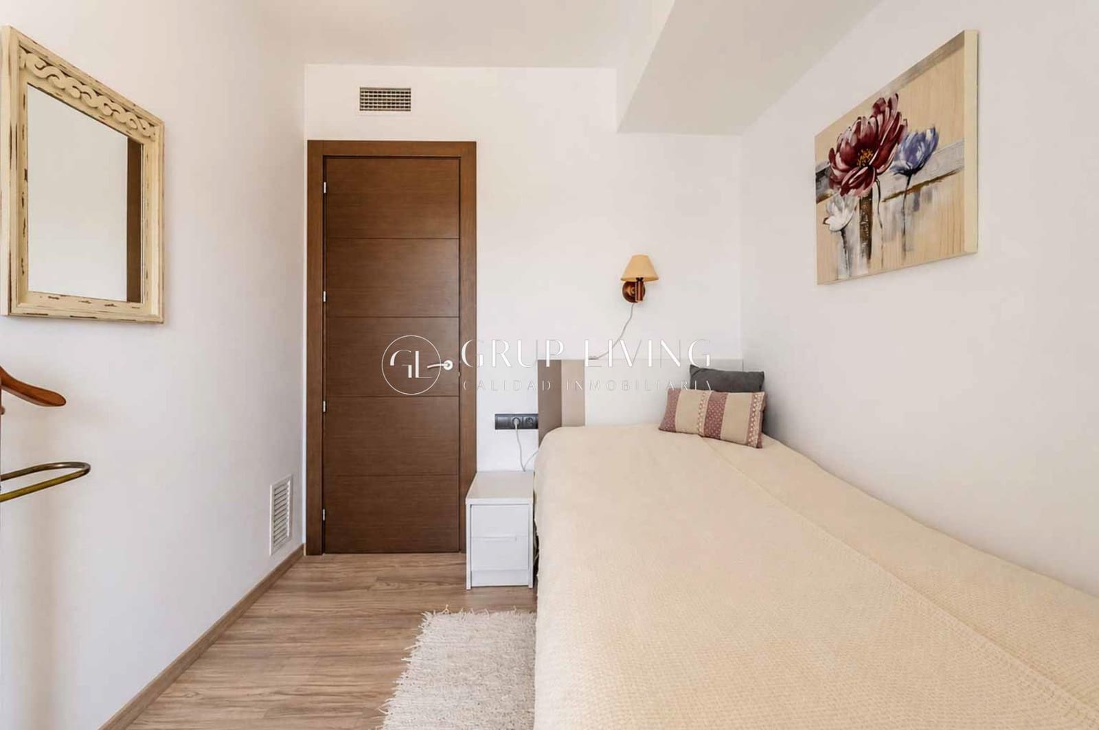 Piso de 3 habitaciones en Sitges en venta con piscina garaje - 1.295.000 € (Ref: 9904071)