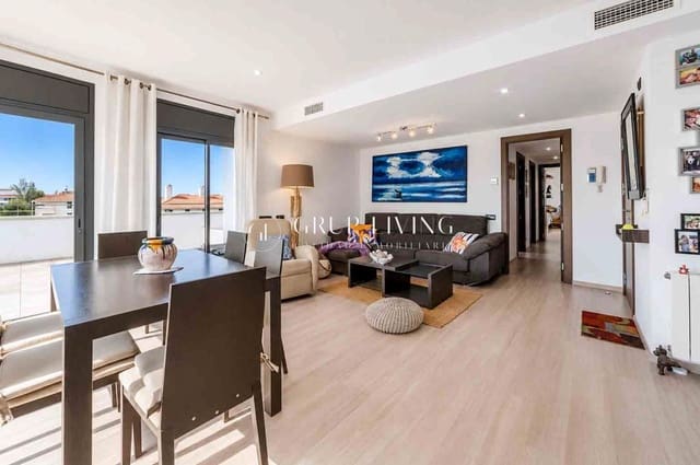 Piso de 3 habitaciones en Sitges en venta con piscina garaje - 1.295.000 € (Ref: 9904071)