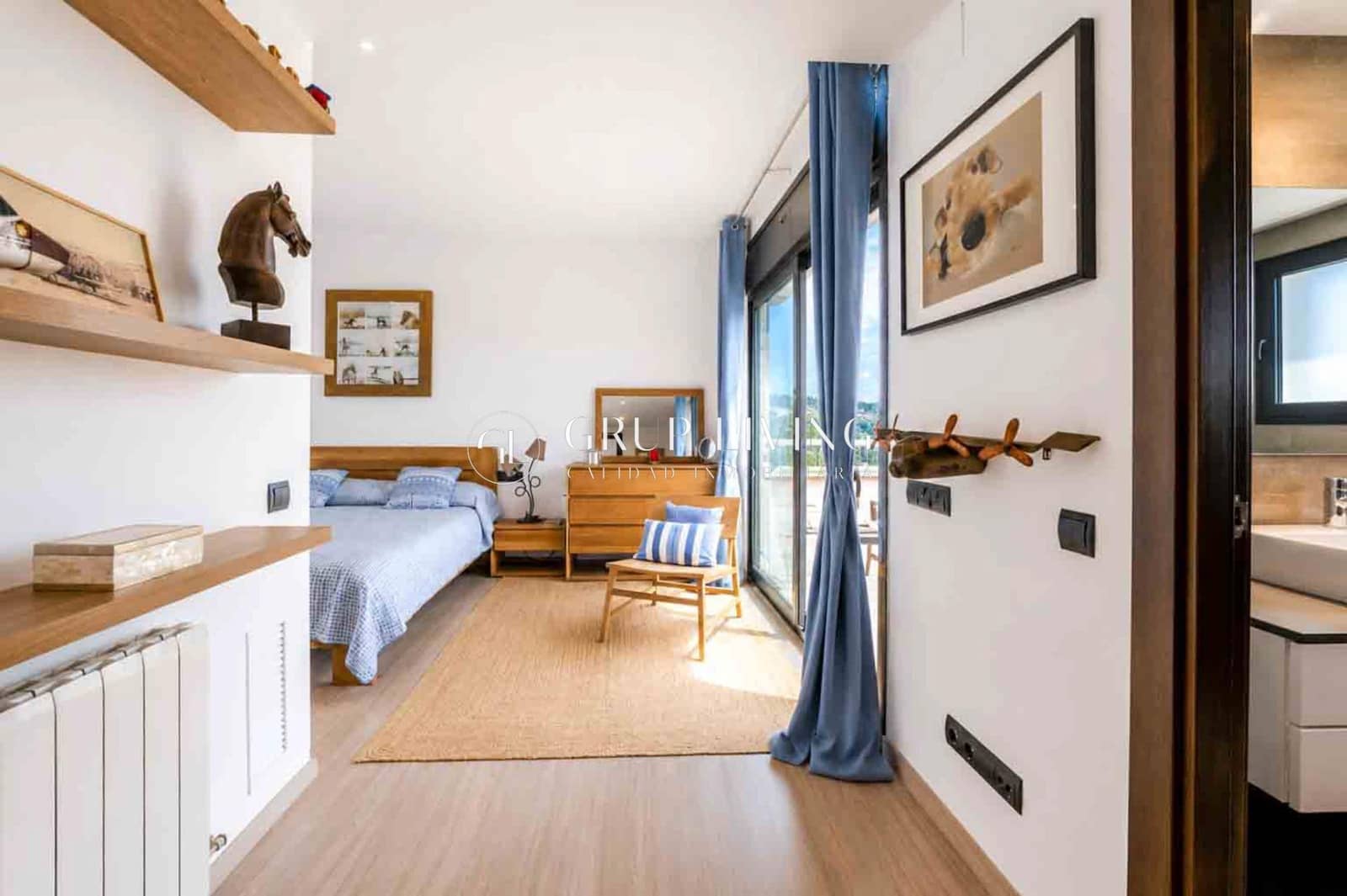 Piso de 3 habitaciones en Sitges en venta con piscina garaje - 1.295.000 € (Ref: 9904071)