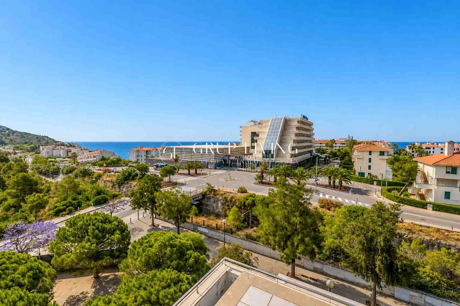 Piso de 3 habitaciones en Sitges en venta con piscina garaje - 1.295.000 € (Ref: 9904071)