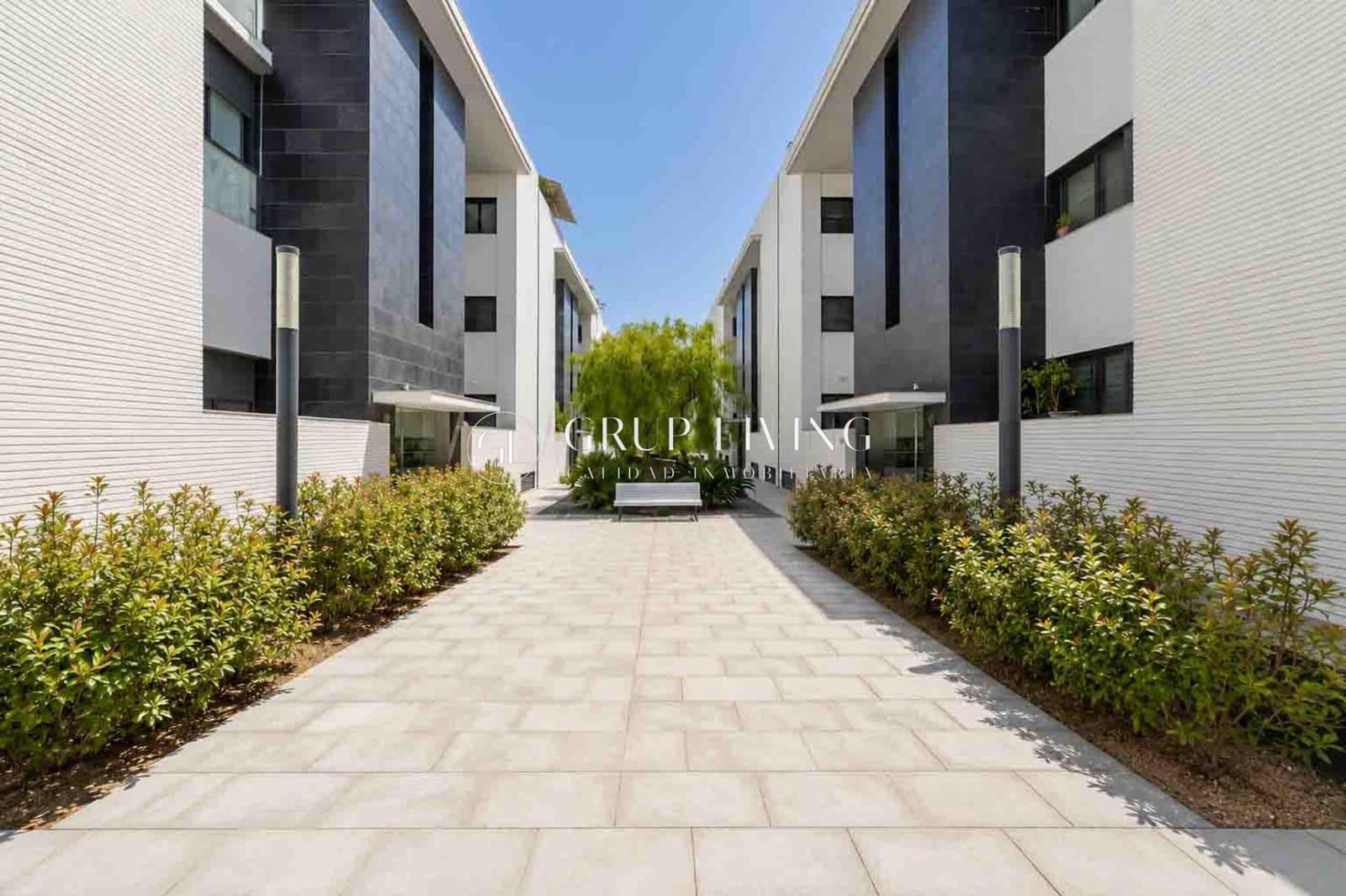Piso de 3 habitaciones en Sitges en venta con piscina garaje - 1.295.000 € (Ref: 9904071)