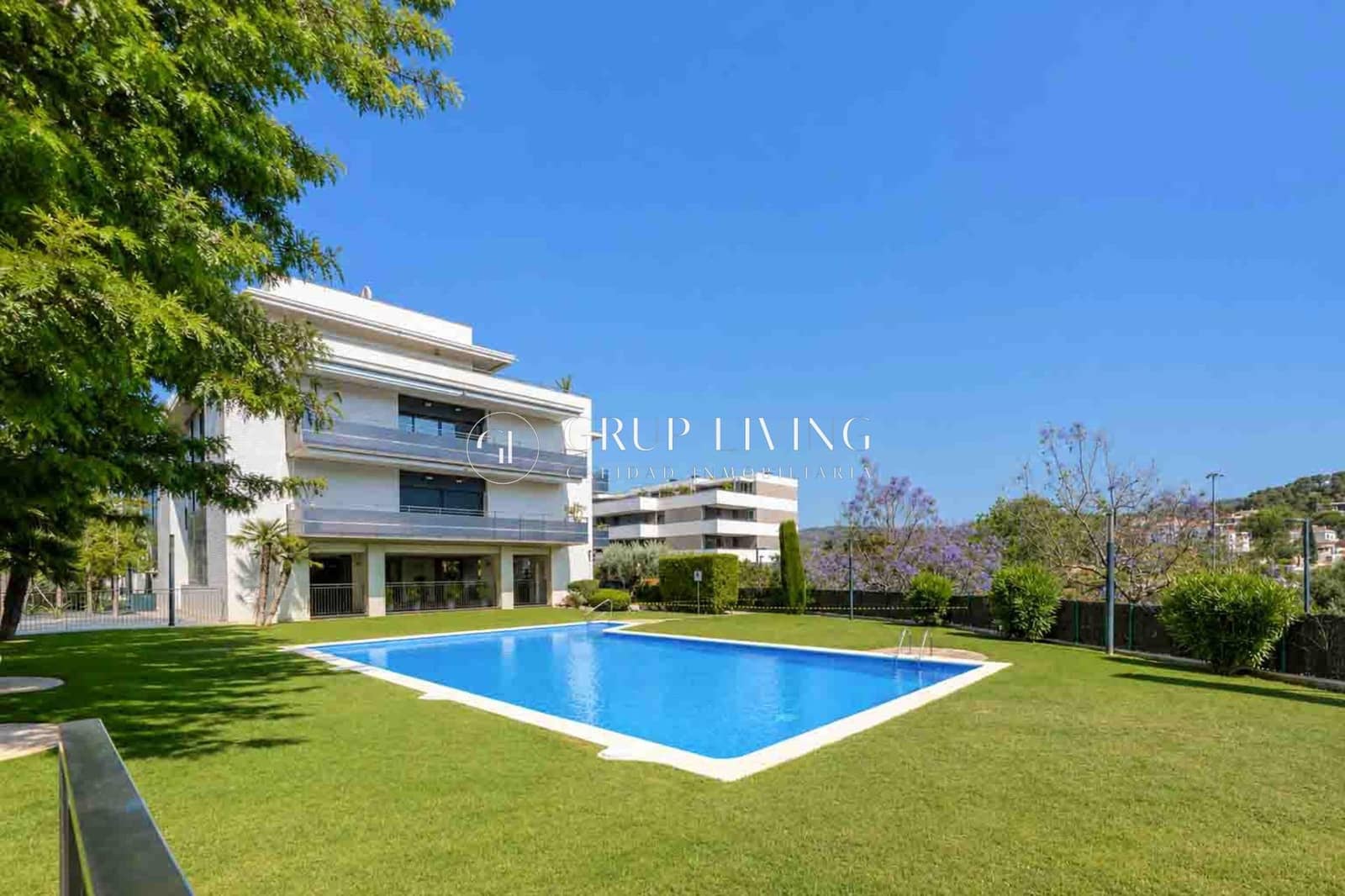 Piso de 3 habitaciones en Sitges en venta con piscina garaje - 1.295.000 € (Ref: 9904071)
