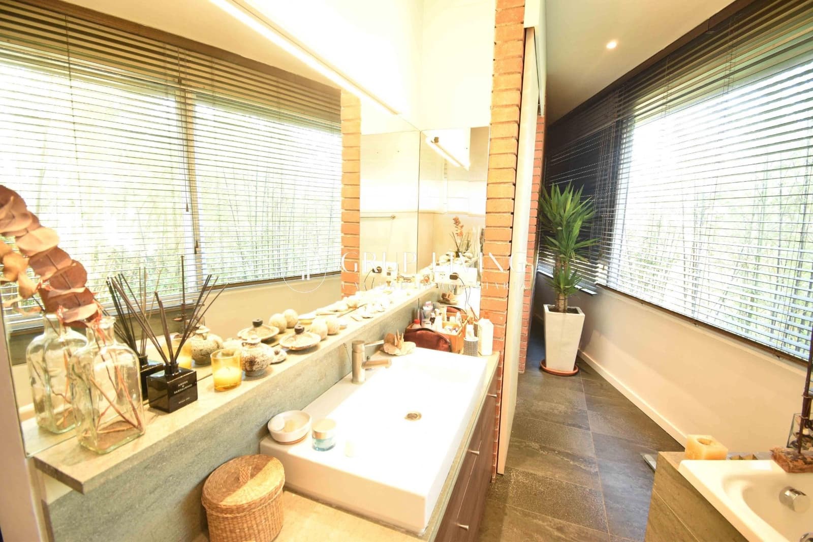5 Zimmer Villa zu verkaufen in Sitges mit Pool Garage - 1.250.000 € (Ref: 9908107)