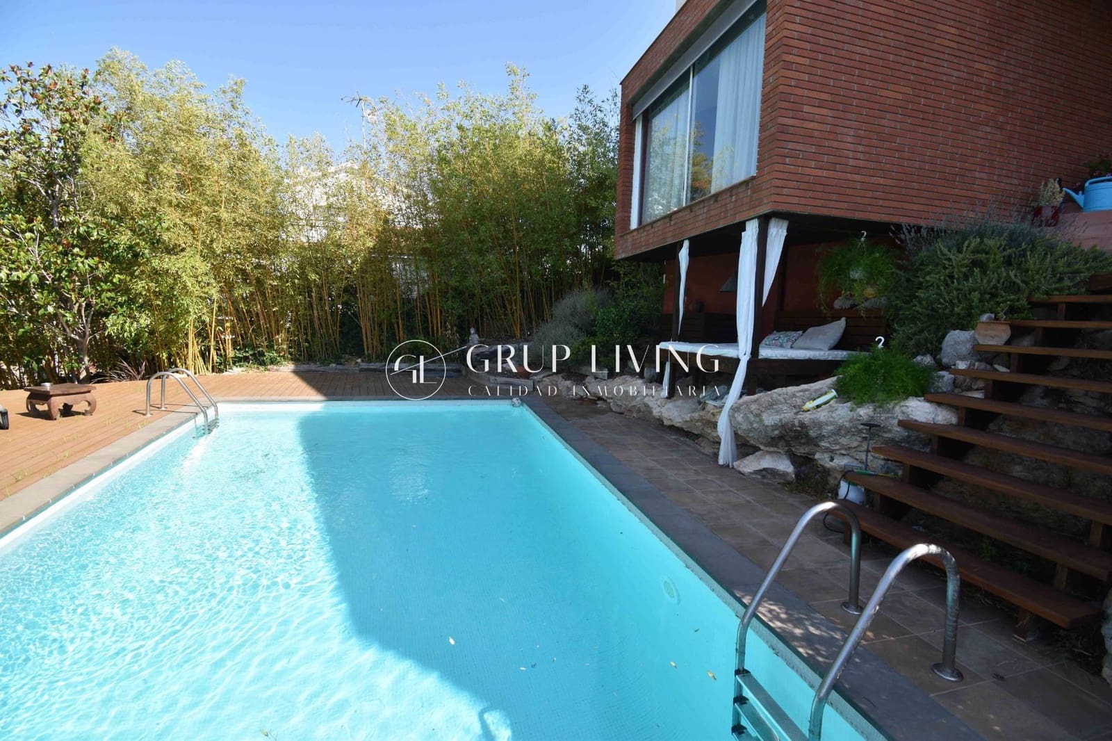 5 Zimmer Villa zu verkaufen in Sitges mit Pool Garage - 1.250.000 € (Ref: 9908107)