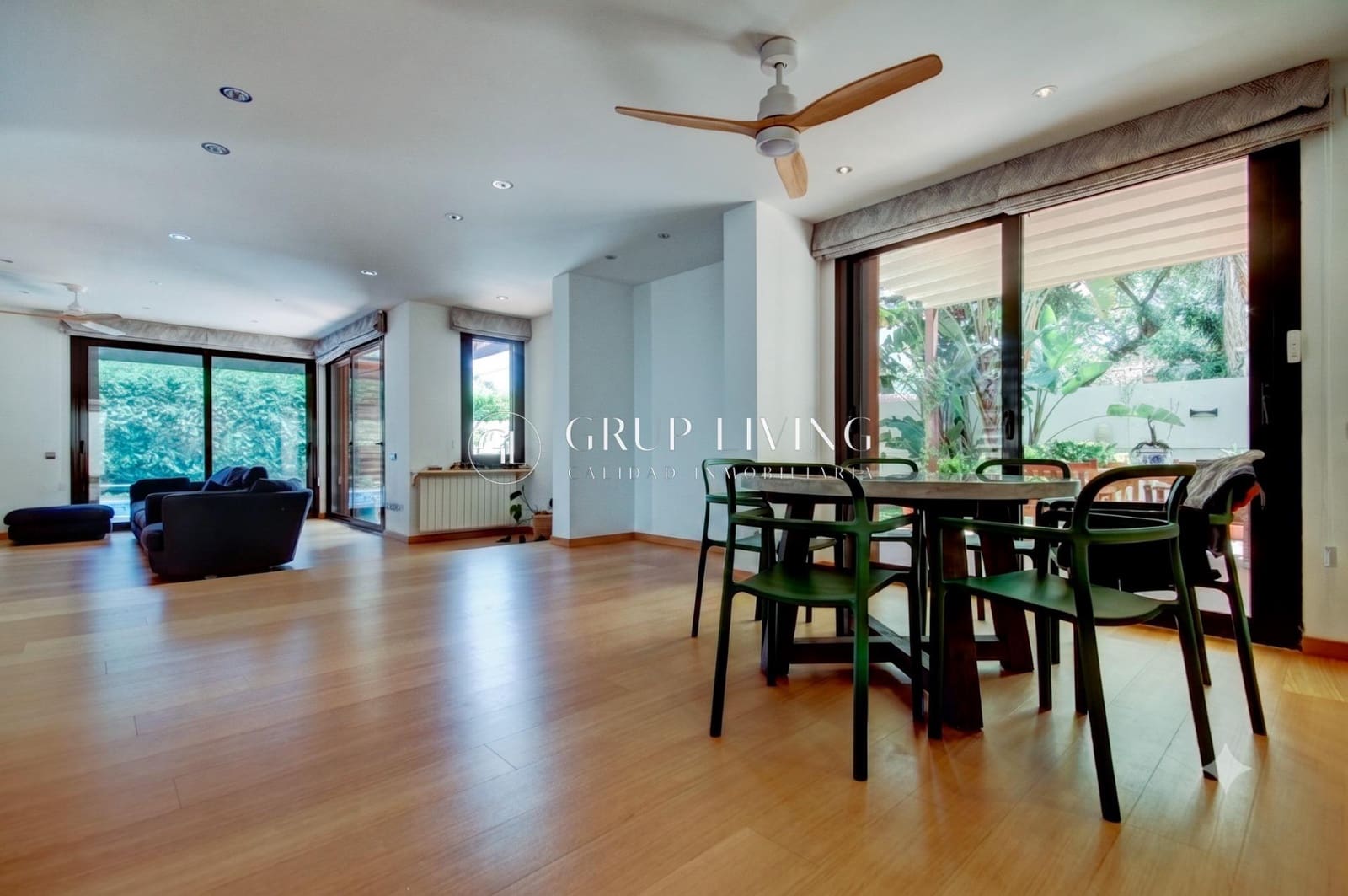 5 bedroom Villa for sale in Sitges with pool garage - € 1,600,000 (Ref: 9934298)