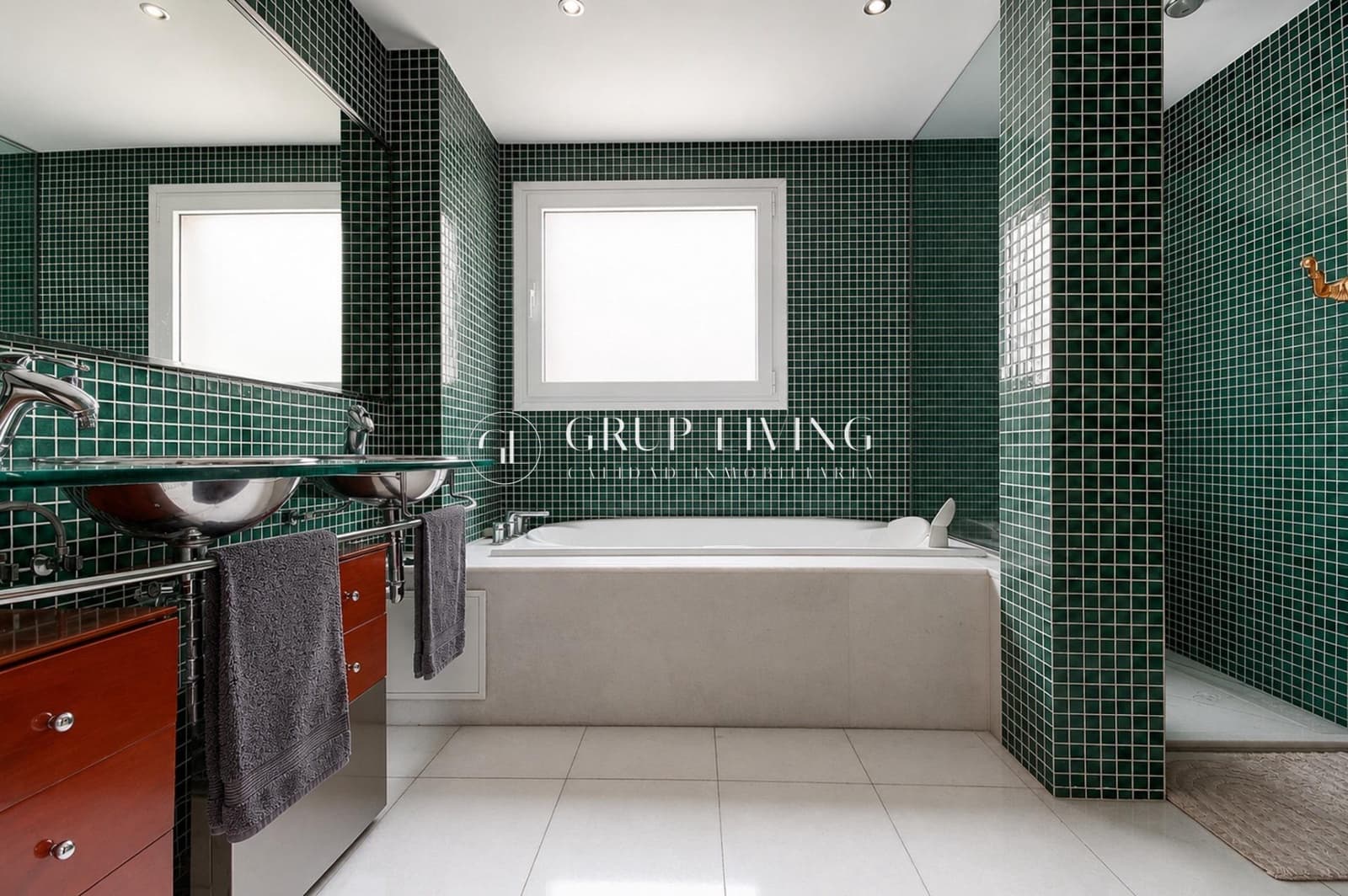 5 bedroom Villa for sale in Sitges with pool garage - € 1,600,000 (Ref: 9934298)