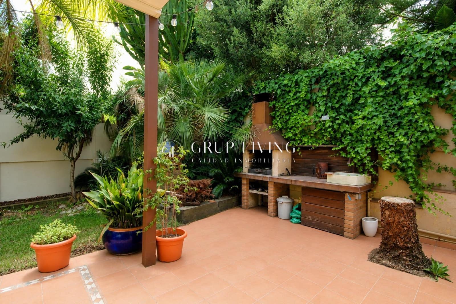 5 bedroom Villa for sale in Sitges with pool garage - € 1,600,000 (Ref: 9934298)