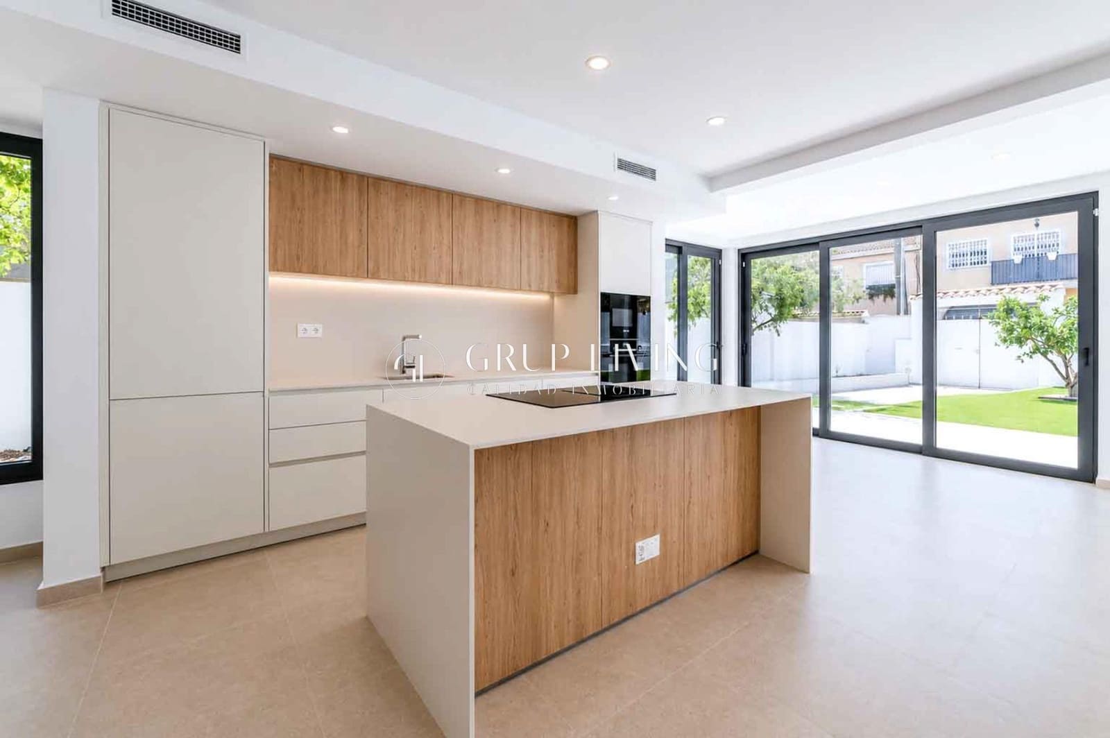 4 soveværelse Villa til salg i Sant Pere de Ribes med garage - € 870.000 (Ref: 9952718)