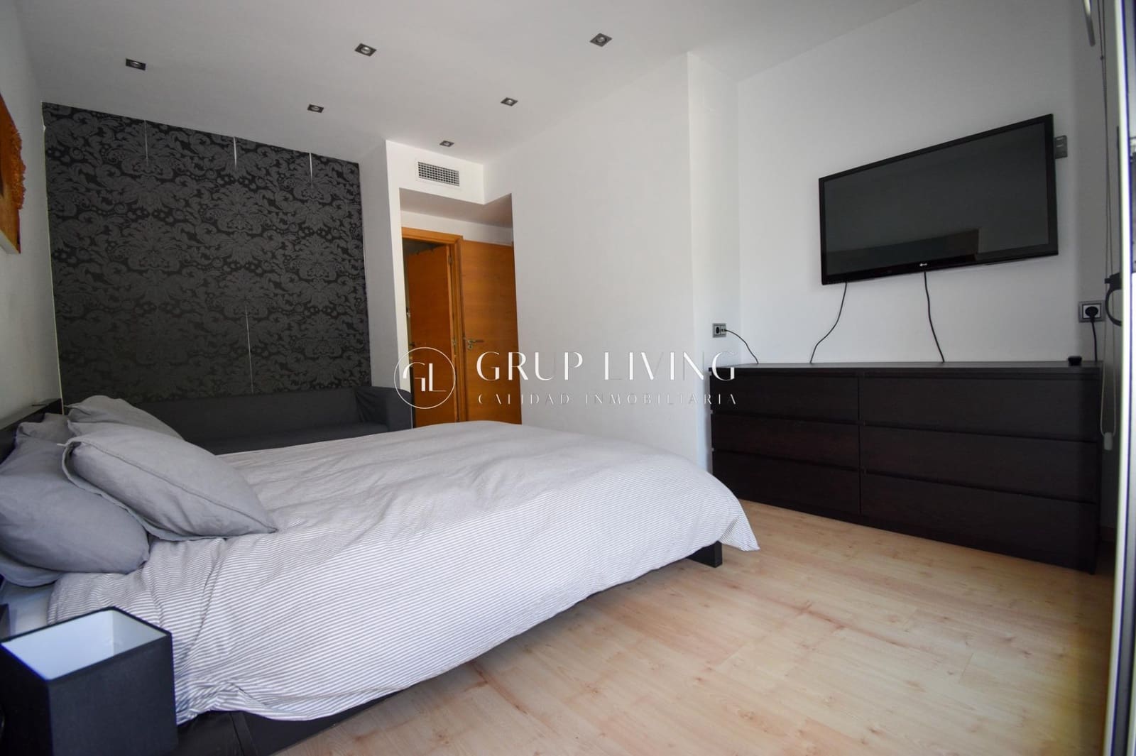 4 bedroom Villa for sale in Canyelles with pool garage - € 599,000 (Ref: 9965366)