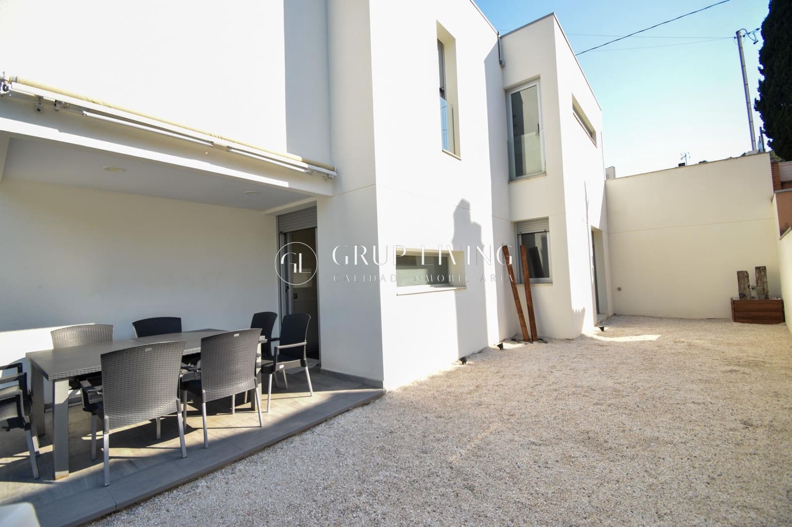4 bedroom Villa for sale in Canyelles with pool garage - € 599,000 (Ref: 9965366)