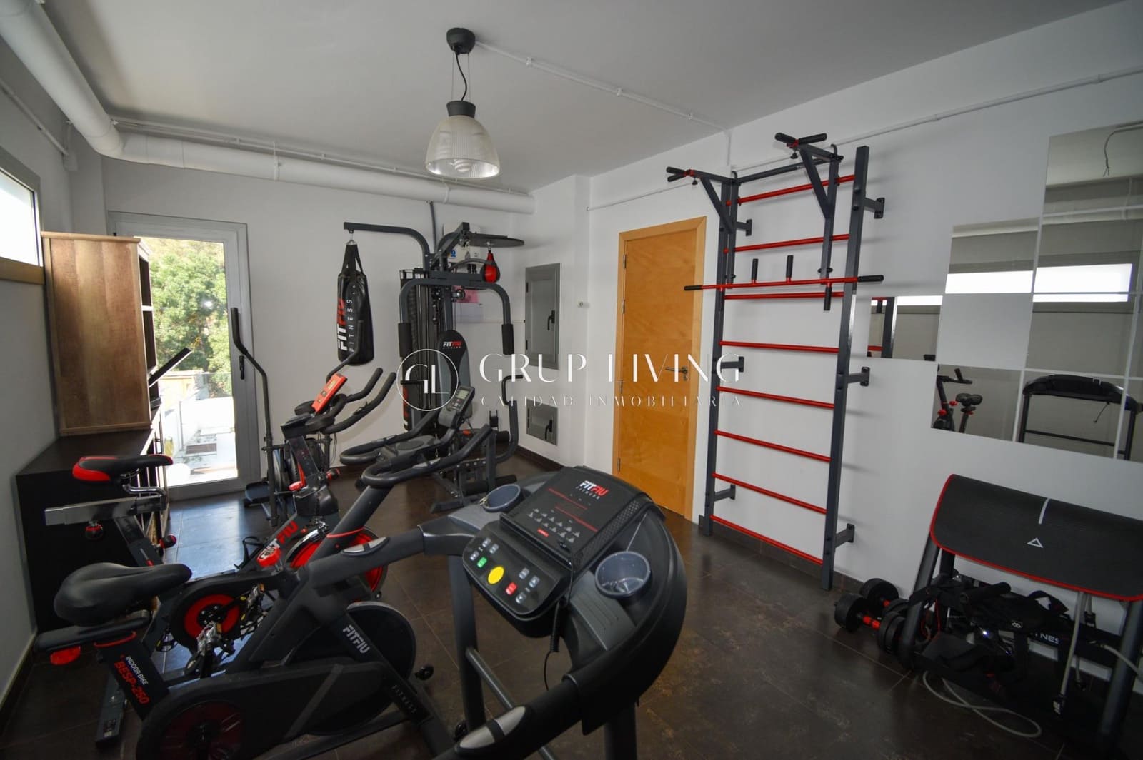 4 bedroom Villa for sale in Canyelles with pool garage - € 599,000 (Ref: 9965366)
