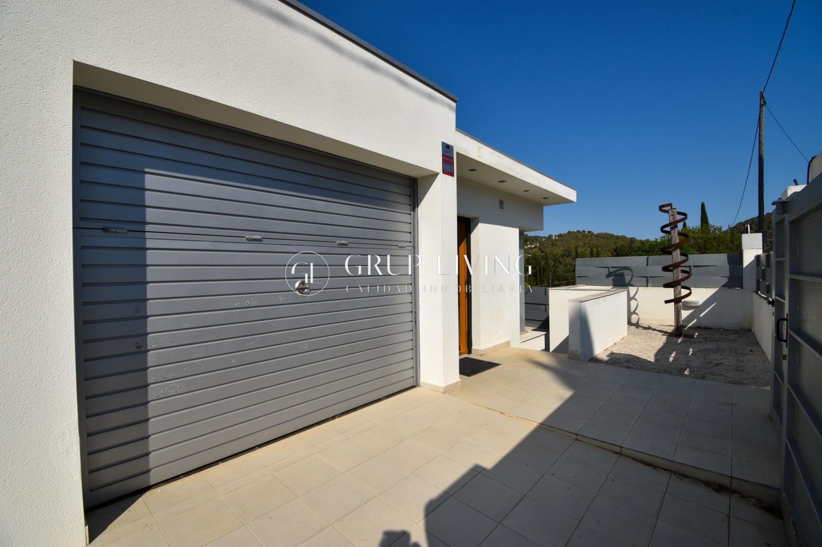 4 bedroom Villa for sale in Canyelles with pool garage - € 599,000 (Ref: 9965366)